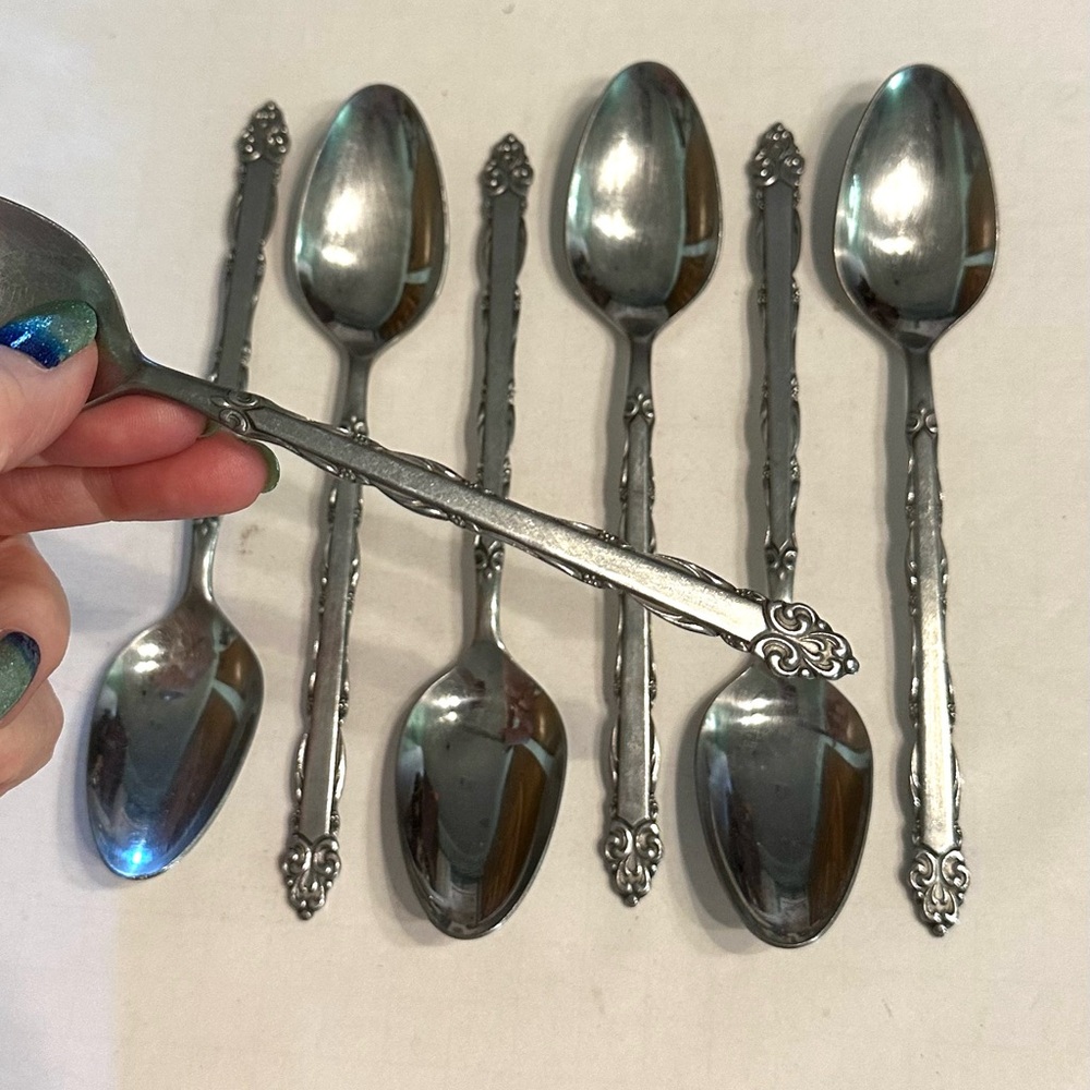 Eterna Mary Ellen Elegant Stainless Steel Soup Spoon Set of 7
